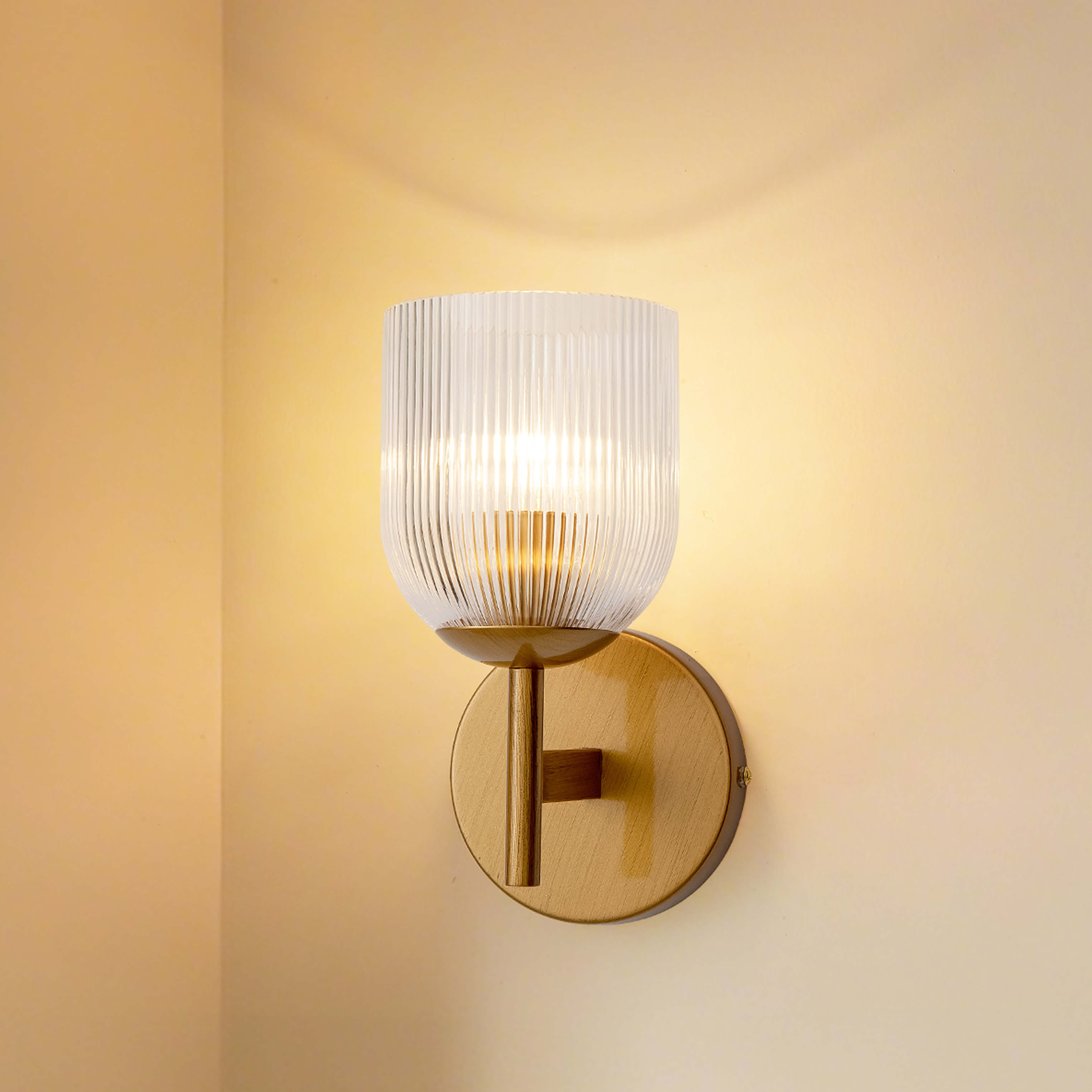 Alda 1 Light Mini Clear Ribbed Glass Shade Wall Sconce - Low-gloss Brushed Brass Finish FD-1088-SXVL Alda 1 Light Mini Clear Ribbed Glass Shade Wall Sconce - Low-gloss Brushed Brass Finish FD-1088-SXVL