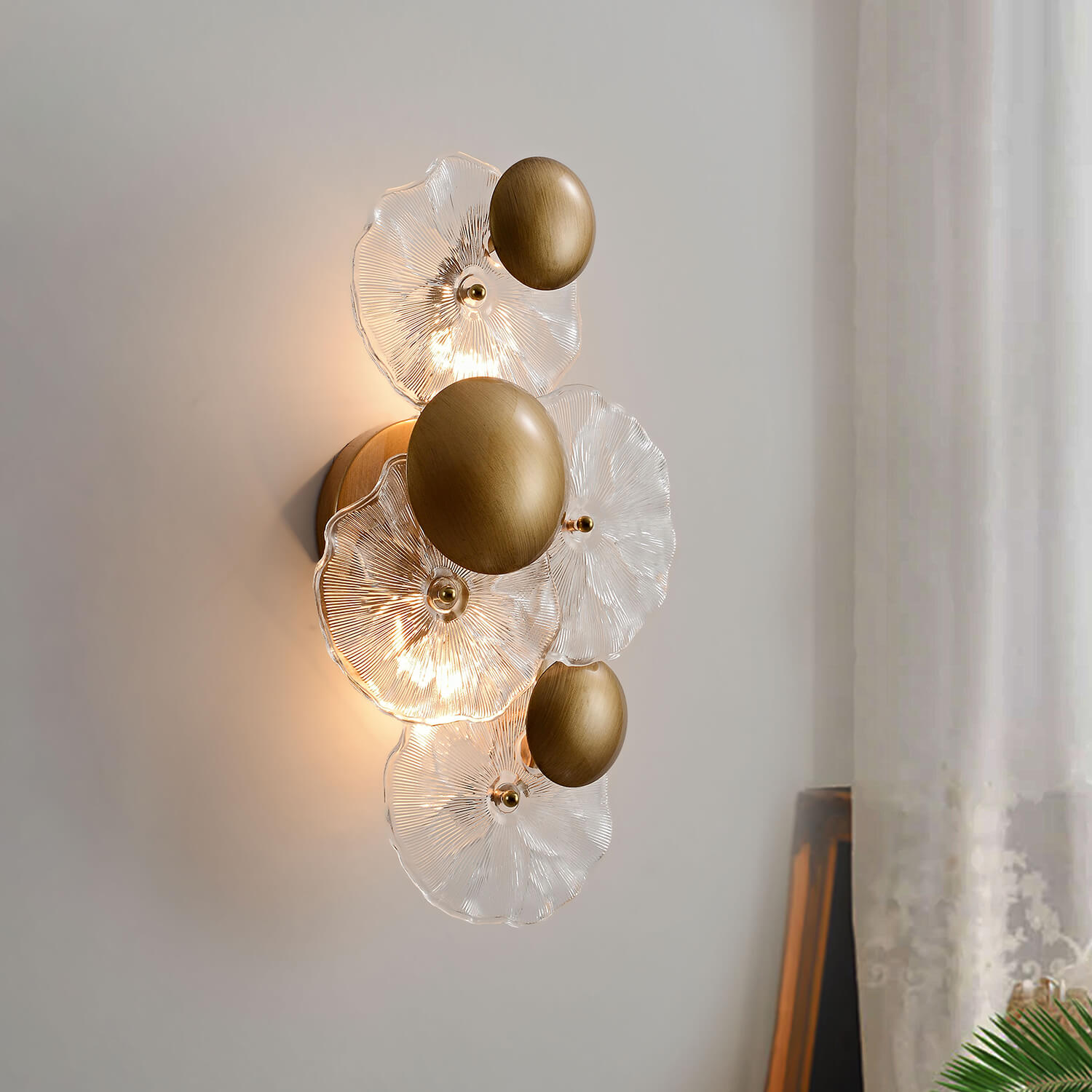 Frieda 2-Light Brushed Brass Glass Flower Wall Sconce LJ-2352-HAUX